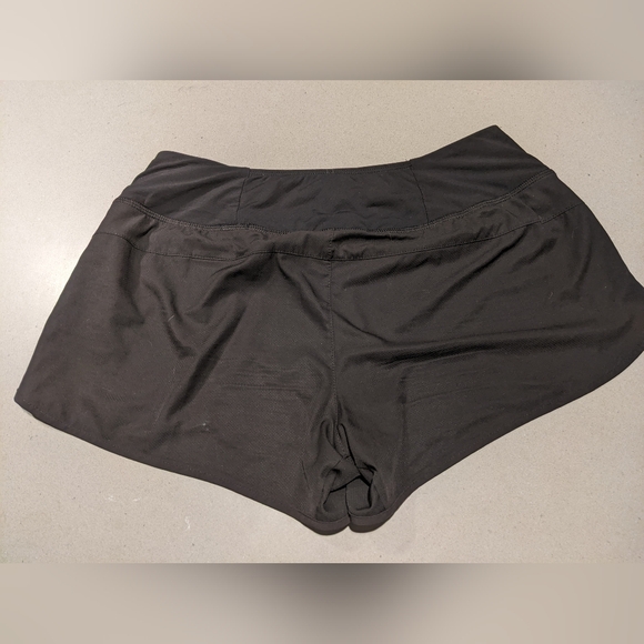 Patagonia - Women's Strider Shorts 3.5" STY24654SP19 | Black | Small - Picture 8 of 12
